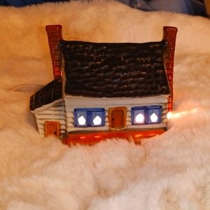 Vintage Ceramic Night-light Cabin
